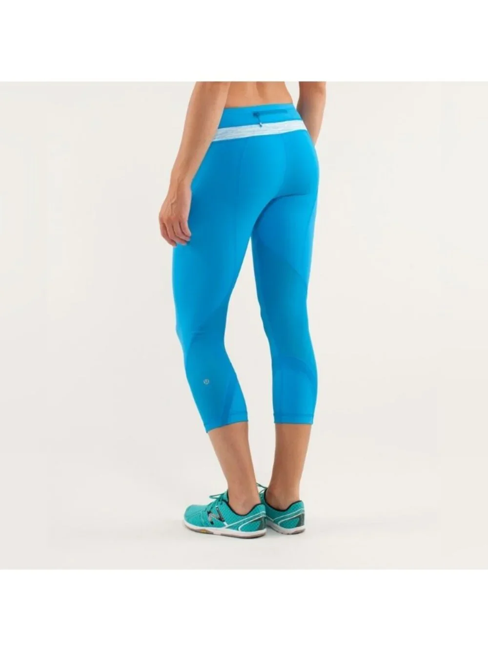 Lululemon Run: Inspire Crop II Beach Blanket Blue / Wee Are From Space Aquamari